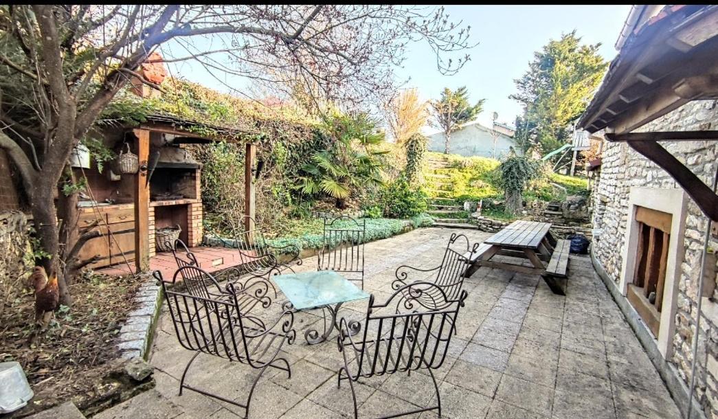 La Maison bleue Varzy Extérieur photo